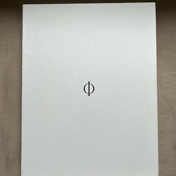 Supreme vol. 2 book brand new with accessories - Picture 5 of 7